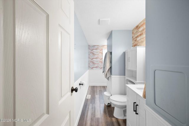 3906 Farmbrook Drive, Sylvania, OH 43560