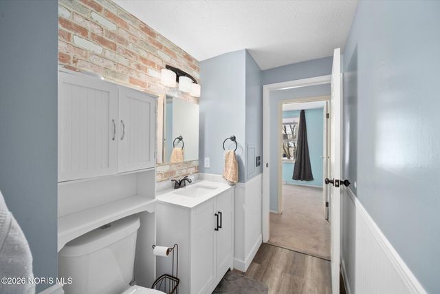 3906 Farmbrook Drive, Sylvania, OH 43560