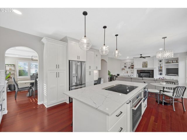 14017 Nw GREENWOOD Dr, Portland, OR 97229