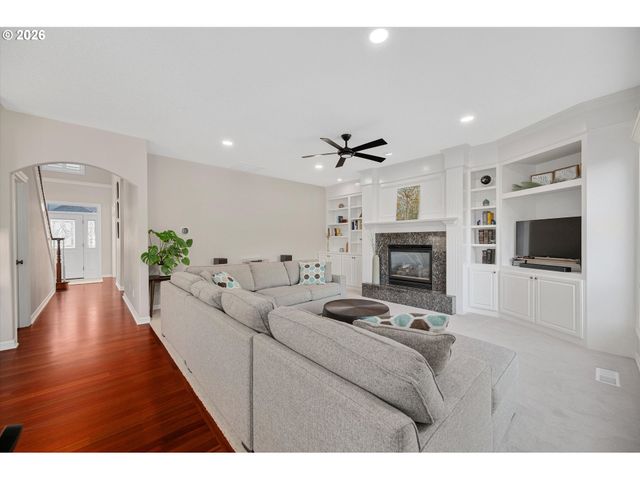 14017 Nw GREENWOOD Dr, Portland, OR 97229