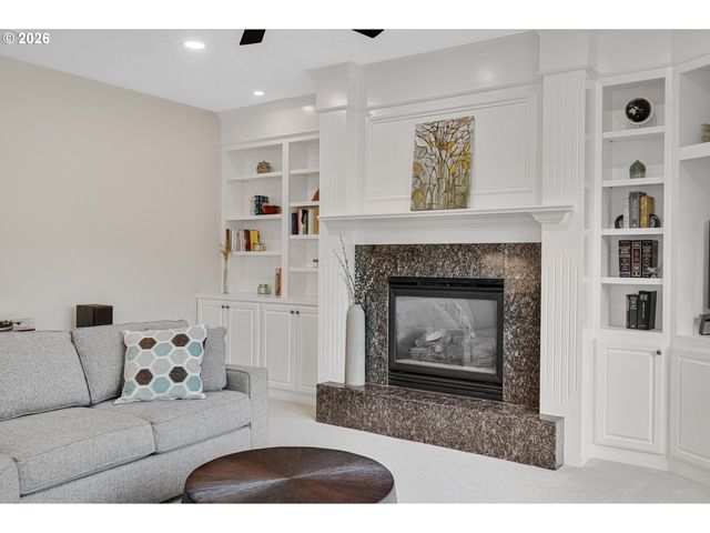 14017 Nw GREENWOOD Dr, Portland, OR 97229