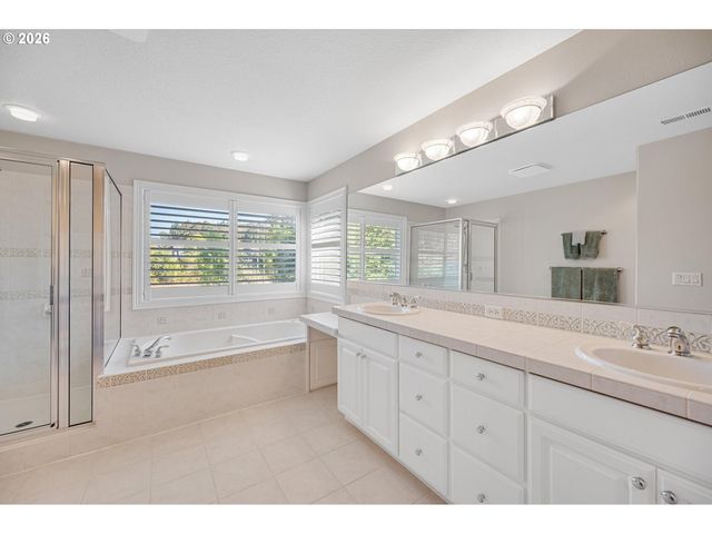 14017 Nw GREENWOOD Dr, Portland, OR 97229