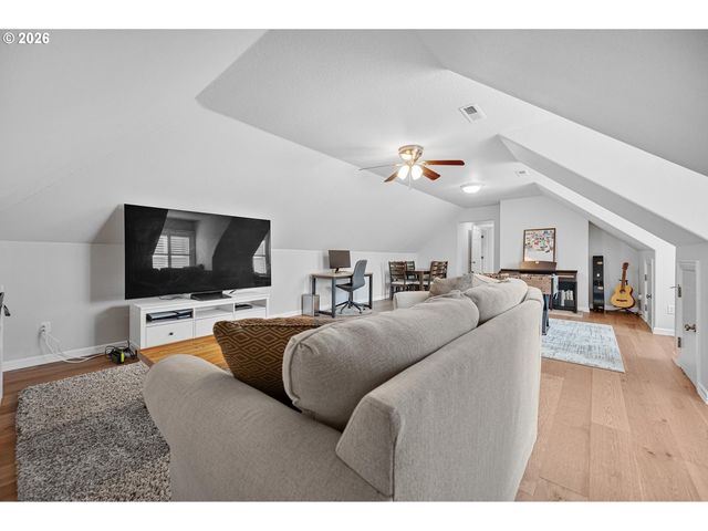 14017 Nw GREENWOOD Dr, Portland, OR 97229