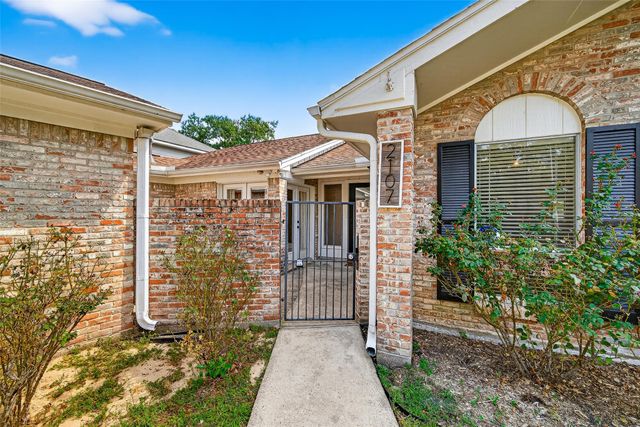 2107 Briargreen Drive, Houston, TX 77077