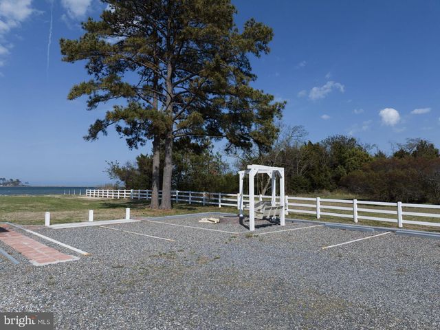 1887 POINT BREEZE DR, Hudgins, VA 23076