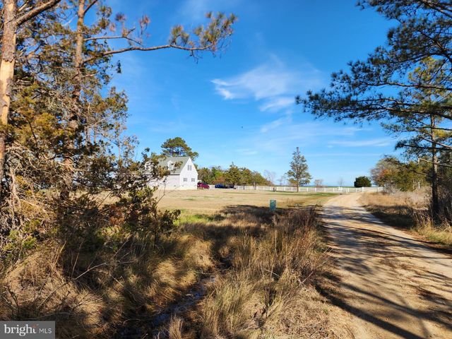 1887 POINT BREEZE DR, Hudgins, VA 23076