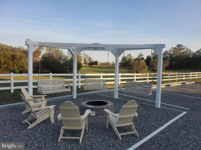 1887 POINT BREEZE DR, Hudgins, VA 23076