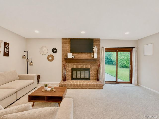39217 Bramblebush Court, Clinton Charter Township, MI 48038