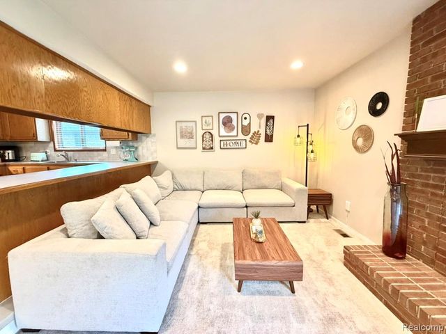 39217 Bramblebush Court, Clinton Charter Township, MI 48038
