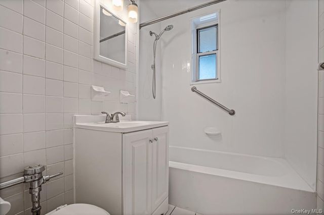 162-01 Powells Cove Boulevard 3N, Beechhurst, NY 11357