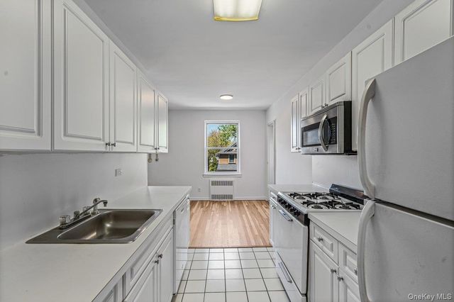 162-01 Powells Cove Boulevard 3N, Beechhurst, NY 11357