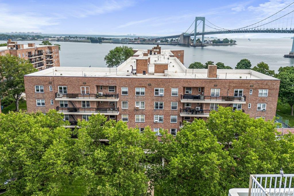 162-01 Powells Cove Boulevard 3N, Beechhurst, NY 11357