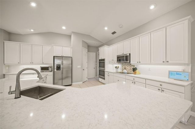 9075 MISTY CREEK DRIVE, Sarasota, FL 34241