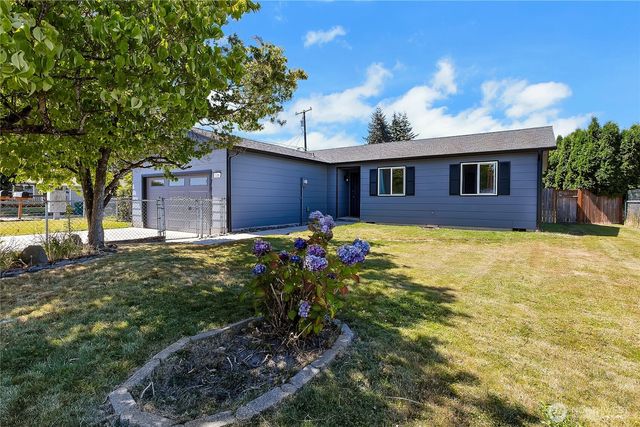 128 Glacier Avenue S, Pacific, WA 98047