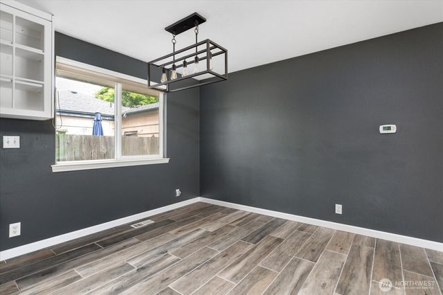 672 SE 4th Avenue, Oak Harbor, WA 98277