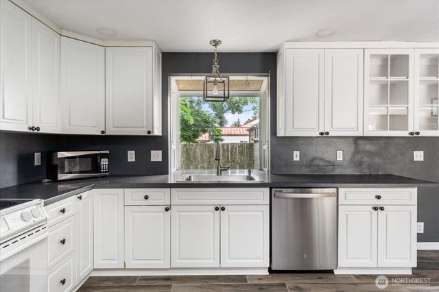 672 SE 4th Avenue, Oak Harbor, WA 98277