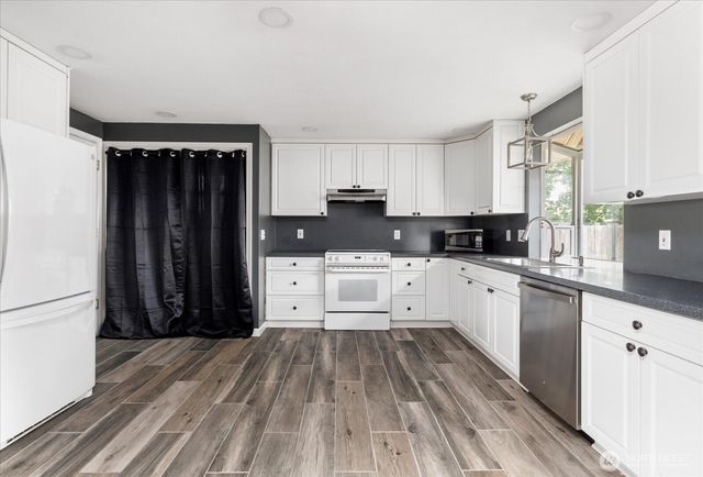 672 SE 4th Avenue, Oak Harbor, WA 98277