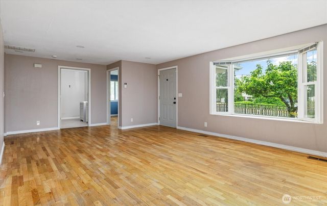 672 SE 4th Avenue, Oak Harbor, WA 98277