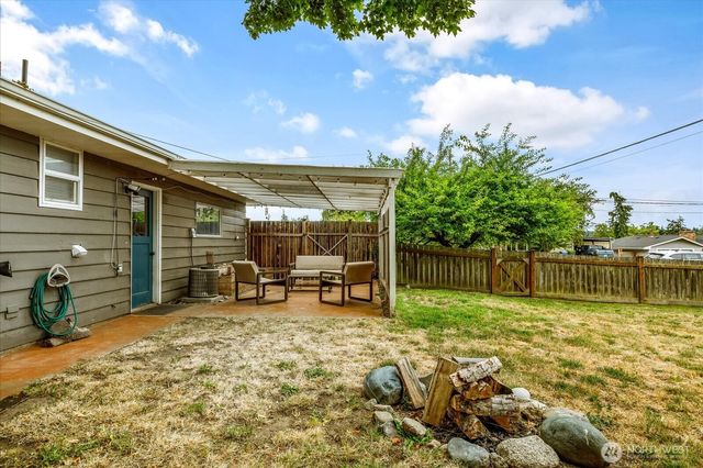 672 SE 4th Avenue, Oak Harbor, WA 98277