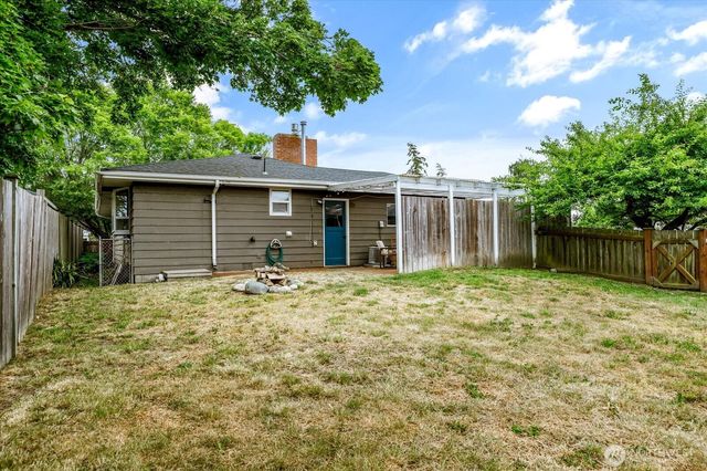 672 SE 4th Avenue, Oak Harbor, WA 98277