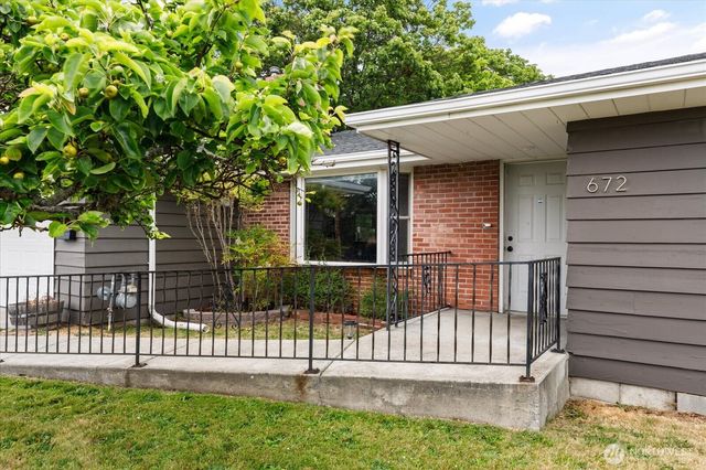 672 SE 4th Avenue, Oak Harbor, WA 98277