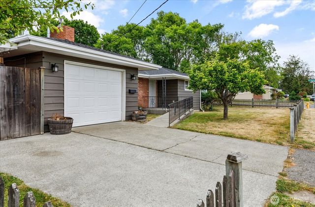 672 SE 4th Avenue, Oak Harbor, WA 98277
