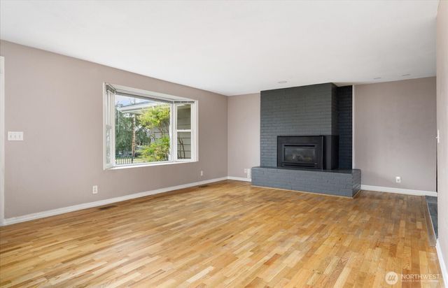 672 SE 4th Avenue, Oak Harbor, WA 98277