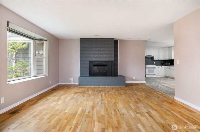 672 SE 4th Avenue, Oak Harbor, WA 98277