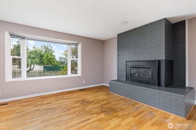 672 SE 4th Avenue, Oak Harbor, WA 98277