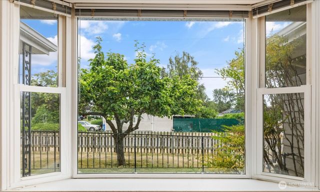 672 SE 4th Avenue, Oak Harbor, WA 98277