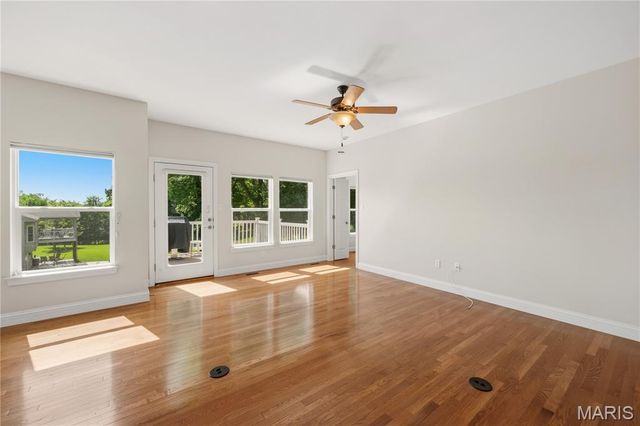 1236 Emerald Gardens Drive, St Peters, MO 63376