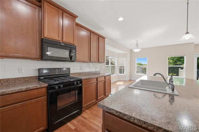 1236 Emerald Gardens Drive, St Peters, MO 63376