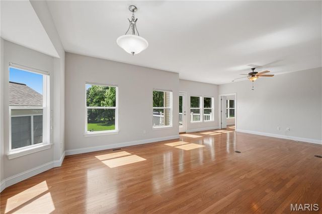 1236 Emerald Gardens Drive, St Peters, MO 63376