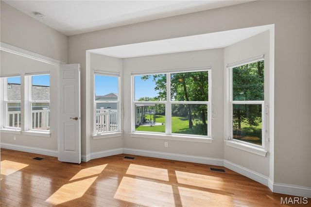1236 Emerald Gardens Drive, St Peters, MO 63376