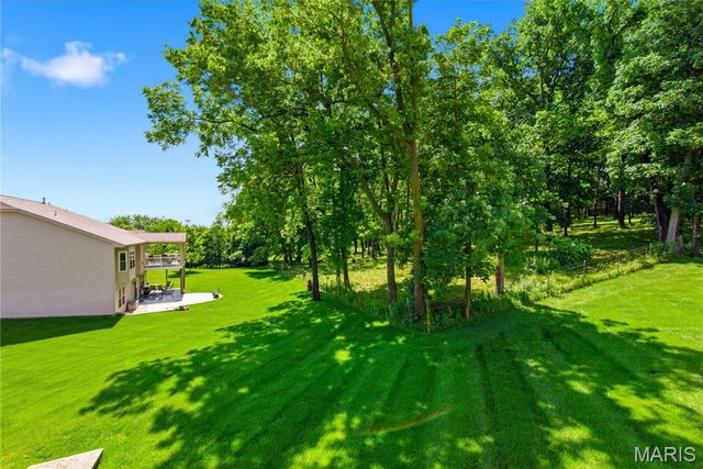 1236 Emerald Gardens Drive, St Peters, MO 63376
