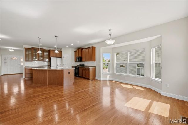 1236 Emerald Gardens Drive, St Peters, MO 63376