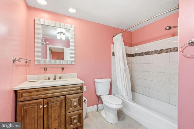 644 ROBINSON LN, Haverford, PA 19041