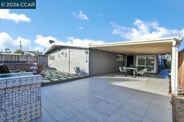 26827 Peterman Ave, Hayward, CA 94545