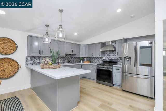 26827 Peterman Ave, Hayward, CA 94545