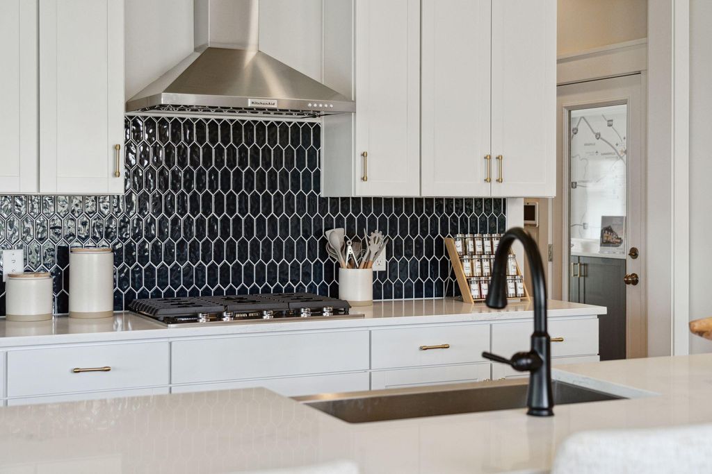 Image 7 of property listing at 700 Twinflower Lane, Summerville, SC 29486