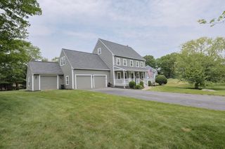 11 Stoneybrook Rd, Grafton, MA 01536