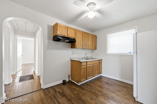 2530 Griffiths Ave, Louisville, KY 40212