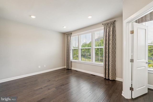 13212 WOODLAND PARK RD, Herndon, VA 20171