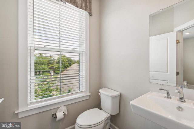 13212 WOODLAND PARK RD, Herndon, VA 20171