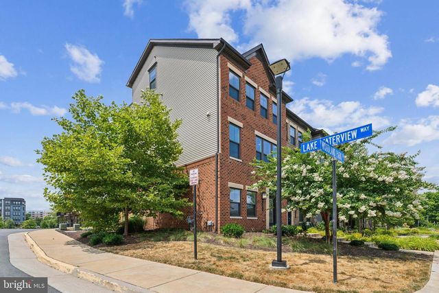 13212 WOODLAND PARK RD, Herndon, VA 20171