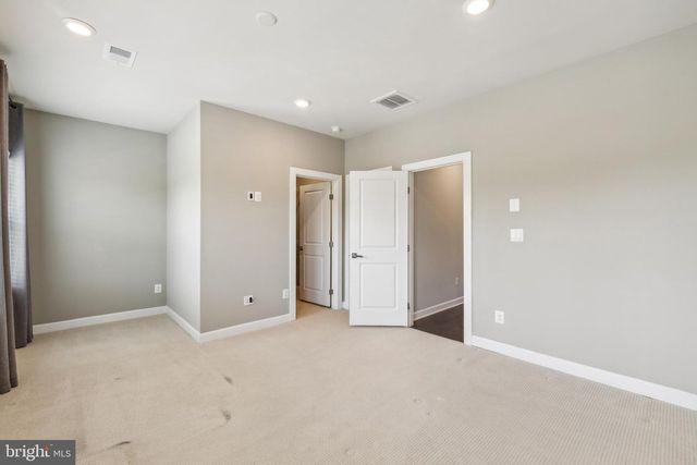 13212 WOODLAND PARK RD, Herndon, VA 20171