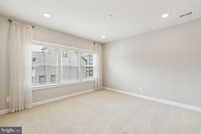 13212 WOODLAND PARK RD, Herndon, VA 20171