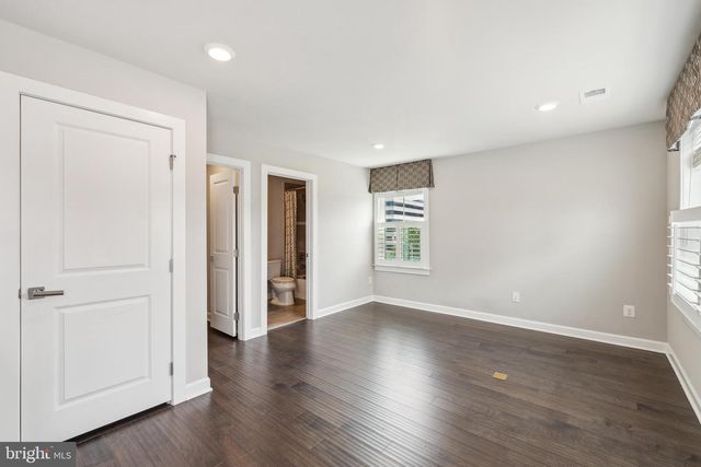 13212 WOODLAND PARK RD, Herndon, VA 20171