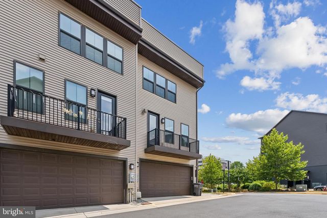 13212 WOODLAND PARK RD, Herndon, VA 20171