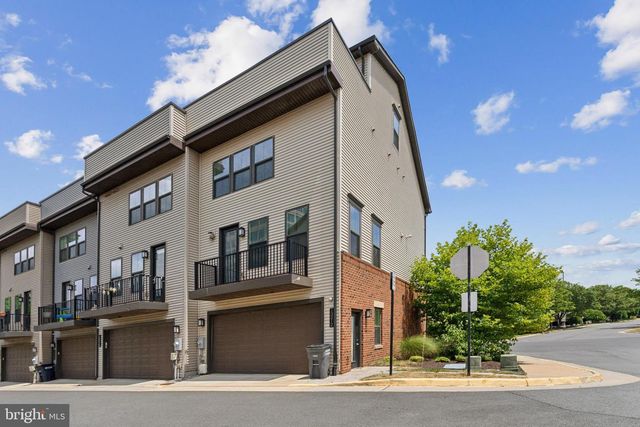 13212 WOODLAND PARK RD, Herndon, VA 20171